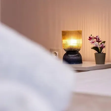 2bdrm Appartamento *