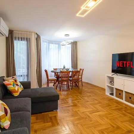 2bdrm Appartamento *